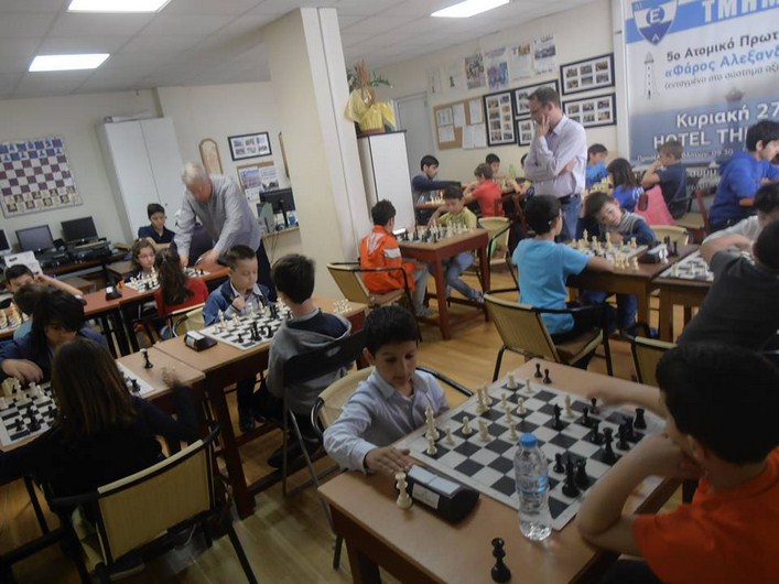 Επιτυχημένοι οι εκπαιδευτικοί αγώνες γρήγορου σκακιού του Εθνικού Αλεξ/πολης (photos)