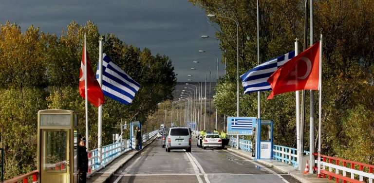 Τούρκοι συνέλαβαν Έλληνα αστυνομικό που υπηρετεί στον Έβρο και τη σύντροφό του που πέρασαν τα σύνορα!